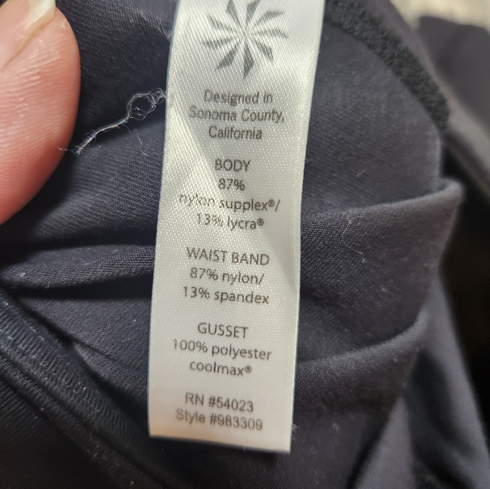 2 )‎ pair Athleta cropped leggings  #983309 - Picture 5 of 8